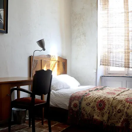 Romy's - Ensuite In Shared Village Chateau Chalabre